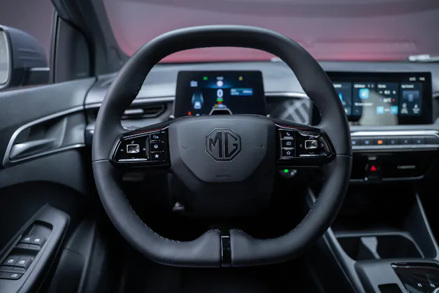 MG 3 1.5 Hybrid Luxury / 360°Kamera / Sitzheizung / Teilleder