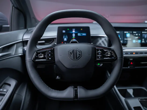 MG 3 1.5 Hybrid Luxury / 360°Kamera / Sitzheizung / Teilleder
