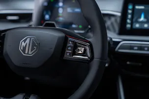 MG 3 1.5 Hybrid Luxury / 360°Kamera / Sitzheizung / Teilleder