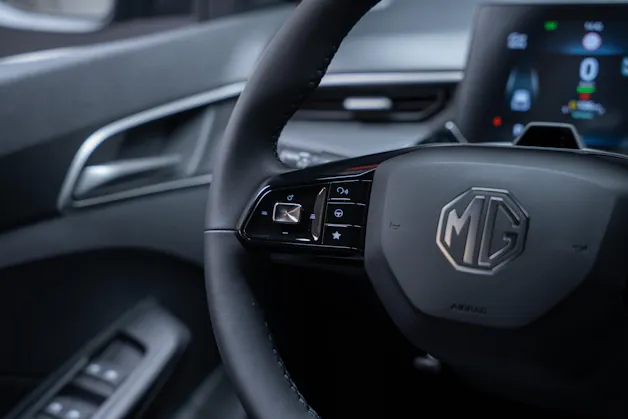 MG 3 1.5 Hybrid Luxury / 360°Kamera / Sitzheizung / Teilleder