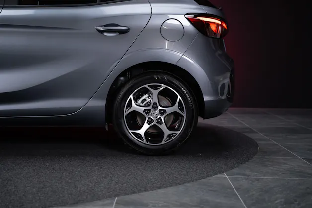 MG 3 1.5 Hybrid Luxury / 360°Kamera / Sitzheizung / Teilleder