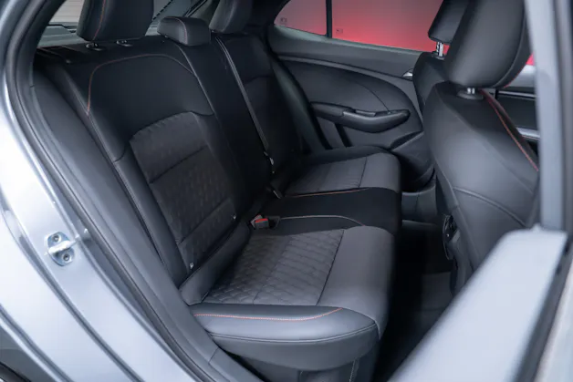 MG 3 1.5 Hybrid Luxury / 360°Kamera / Sitzheizung / Teilleder
