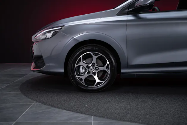 MG 3 1.5 Hybrid Luxury / 360°Kamera / Sitzheizung / Teilleder