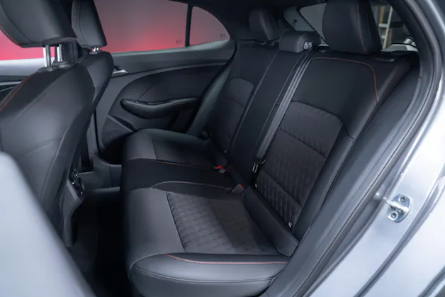 MG 3 1.5 Hybrid Luxury / 360°Kamera / Sitzheizung / Teilleder