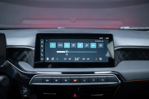 MG 3 1.5 Hybrid Luxury / 360°Kamera / Sitzheizung / Teilleder