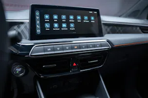 MG 3 1.5 Hybrid Luxury / 360°Kamera / Sitzheizung / Teilleder