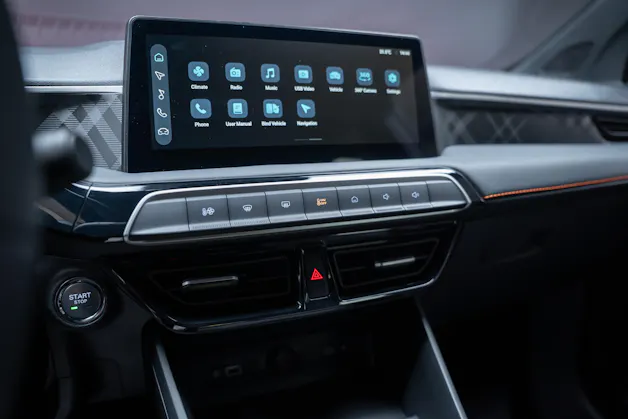 MG 3 1.5 Hybrid Luxury / 360°Kamera / Sitzheizung / Teilleder