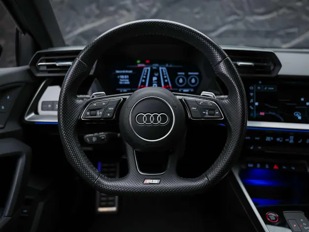 AUDI RS3 Limousine 2.5 TSI quattro S-tronic *Massage*Matrix LED*Ambientebeleuchtung*