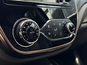 RENAULT Captur 1.2 T 16V Iconic EDC