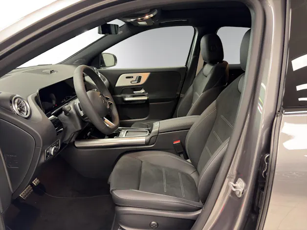 MERCEDES-BENZ GLA 200 Night Star 7G-DCT