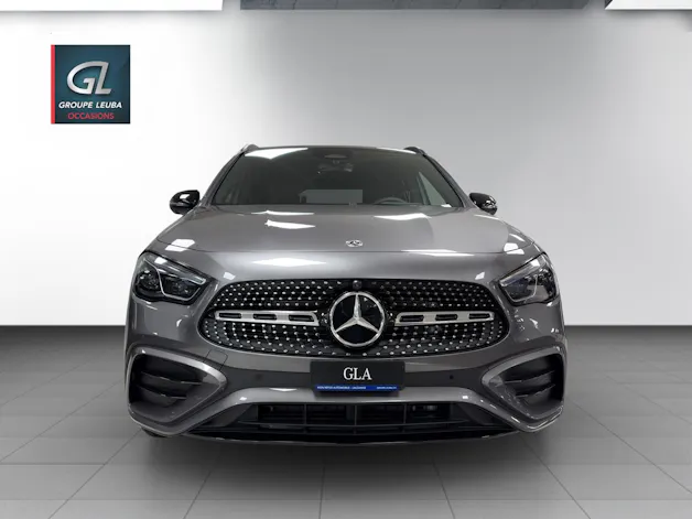 MERCEDES-BENZ GLA 200 Night Star 7G-DCT