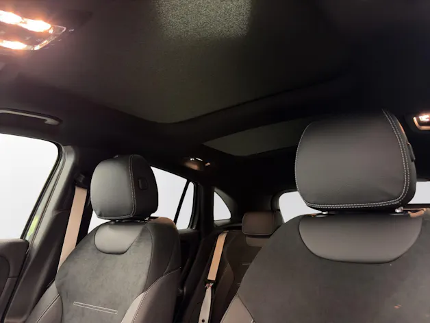 MERCEDES-BENZ GLA 200 Night Star 7G-DCT
