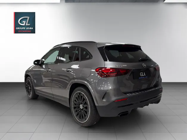 MERCEDES-BENZ GLA 200 Night Star 7G-DCT
