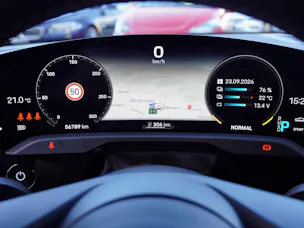 PORSCHE Taycan 4S