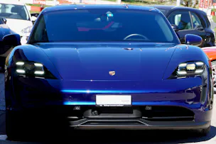 PORSCHE Taycan 4S