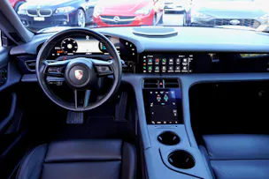 PORSCHE Taycan 4S
