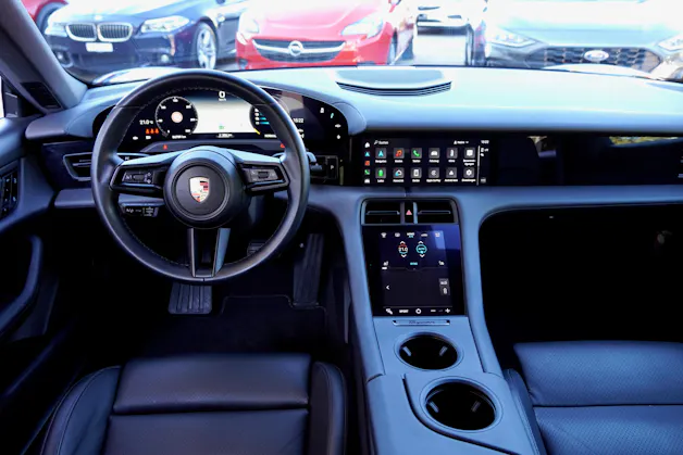 PORSCHE Taycan 4S