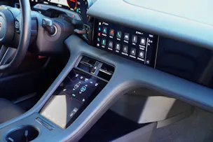 PORSCHE Taycan 4S