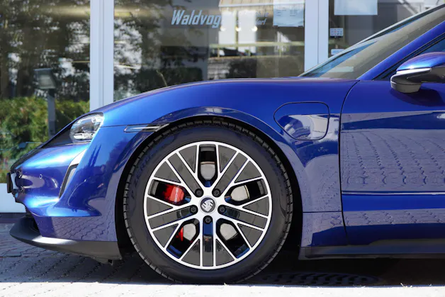 PORSCHE Taycan 4S