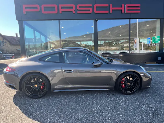 PORSCHE 911 Carrera 4 GTS PDK