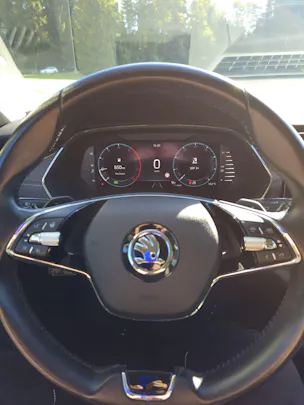 SKODA Octavia Combi 2.0 TDI DSG Style *8-fach bereift+frisch ab MFK*
