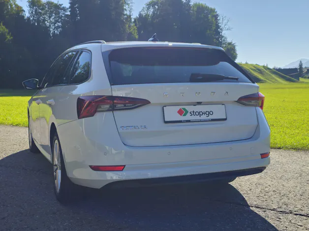 SKODA Octavia Combi 2.0 TDI DSG Style *8-fach bereift+frisch ab MFK*