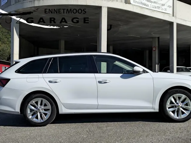 SKODA Octavia Combi 2.0 TDI DSG Style *8-fach bereift+frisch ab MFK*