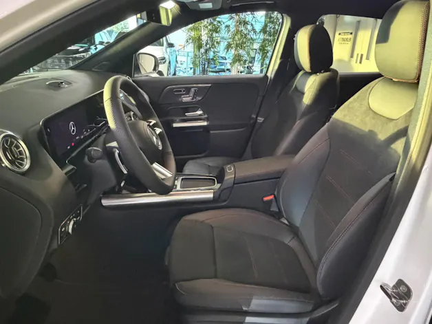 MERCEDES-BENZ GLA 250 4Matic 8G-DCT Swiss Star