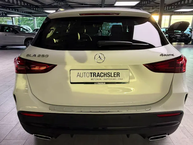MERCEDES-BENZ GLA 250 4Matic 8G-DCT Swiss Star