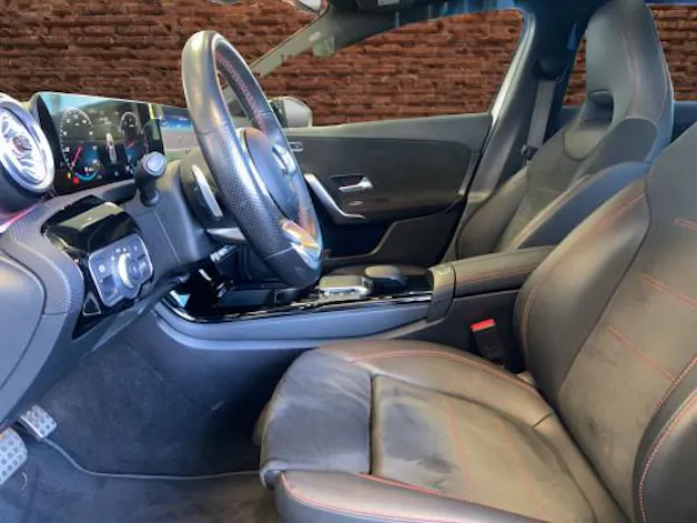 MERCEDES-BENZ A 200 AMG Line