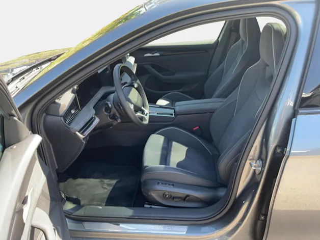 SKODA Superb Combi 2.0 TDi Sportline 4x4 DSG