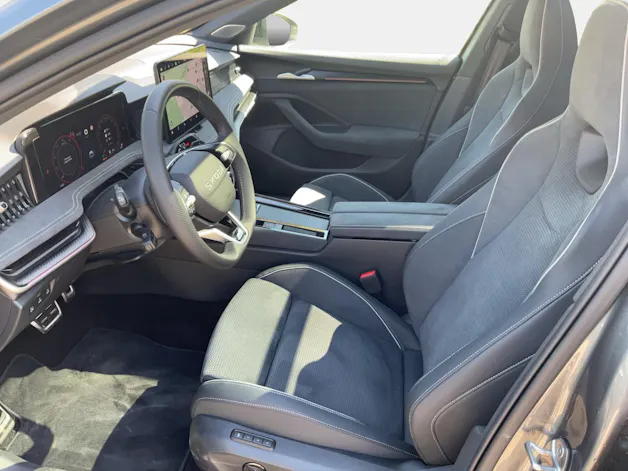 SKODA Superb Combi 2.0 TDi Sportline 4x4 DSG