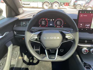 SKODA Superb Combi 2.0 TDi Sportline 4x4 DSG