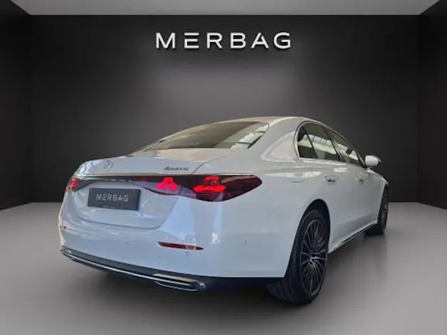 MERCEDES-BENZ E 220 d 4Matic