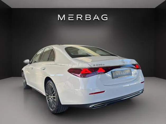 MERCEDES-BENZ E 220 d 4Matic