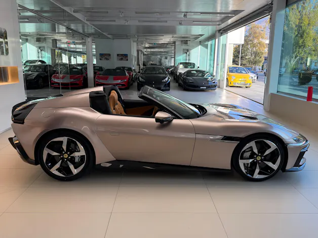 FERRARI 12 Cilindri Spider
