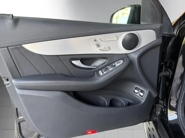MERCEDES-BENZ GLC 300 e AMG Line 4Matic 9G-Tronic
