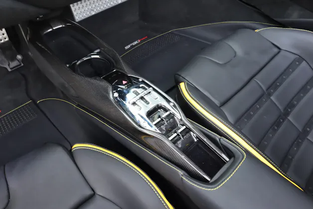 FERRARI SF90 Spider