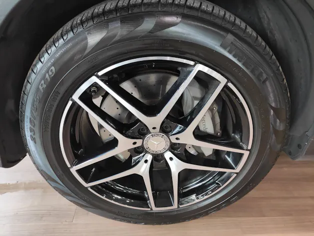 MERCEDES-BENZ GLC 250 d AMG Line 4m
