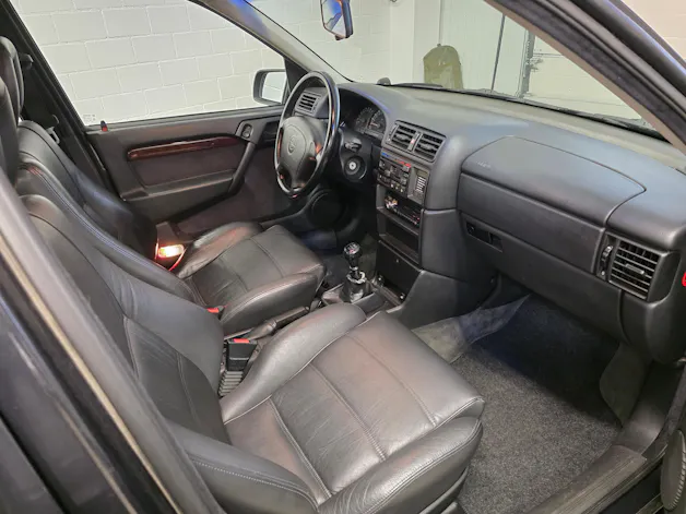 OPEL Vectra 2.0i Turbo 4x4 1 von 7 sehr selten mit Vollleder Ausstatung