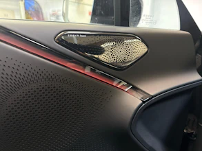 https://vehicle.imgix.net/4490802/9fa97e9a-5d26-4e2a-adea-b01ce2bd79cd.jpg