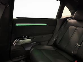 https://vehicle.imgix.net/4490832/c4efb540-173e-4ce2-a2a2-39ec1c5f78e0.jpg