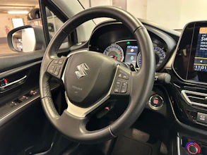 https://vehicle.imgix.net/4490850/a98dce41-95bd-43fb-b972-4f00239d397c.jpg