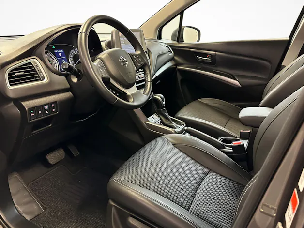 Suzuki S-Cross 1.5 Compact Top Hybrid 4x4
