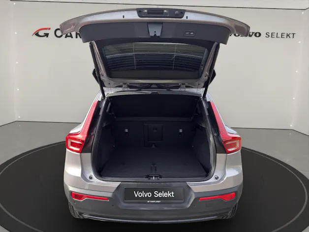 VOLVO XC40 2.0 B3 MH Plus Dark