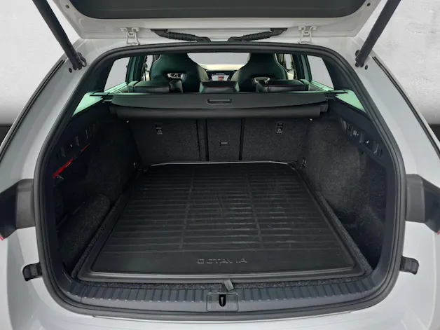 SKODA Octavia Combi 2.0 TDI RS 4x4 DSG (CH)