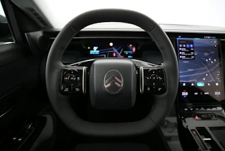https://vehicle.imgix.net/4490899/69621e23-1317-4f4b-9f07-6ea5fc30d0c7.jpg