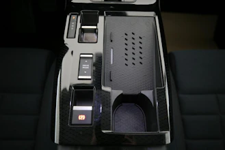 https://vehicle.imgix.net/4490899/9040fd91-8060-4b5e-a544-dddbcf345738.jpg