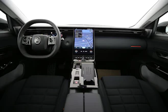https://vehicle.imgix.net/4490899/9888a586-5c14-48cc-8d1b-677dd3e3ee90.jpg