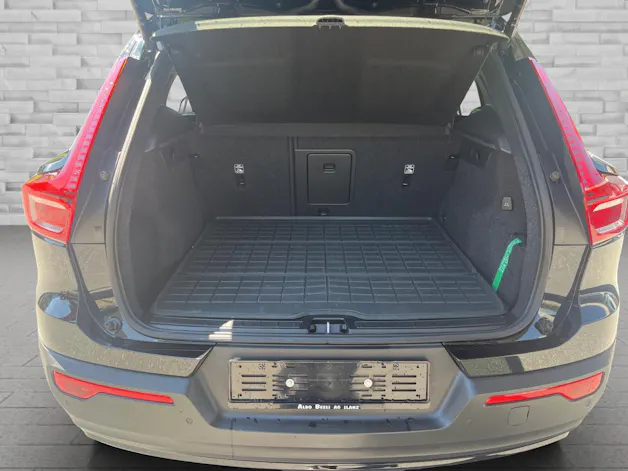 VOLVO XC40 2.0 B5 MH R-Design AWD